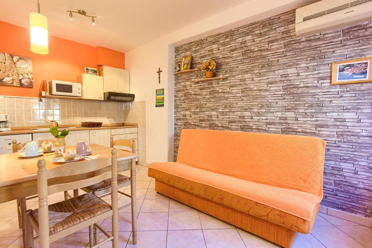 Romantic Apartment Krk Town Buitenkant foto